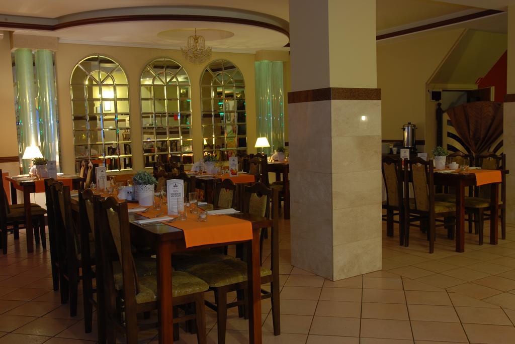 Hotel La-Musica Piaseczno  Dış mekan fotoğraf