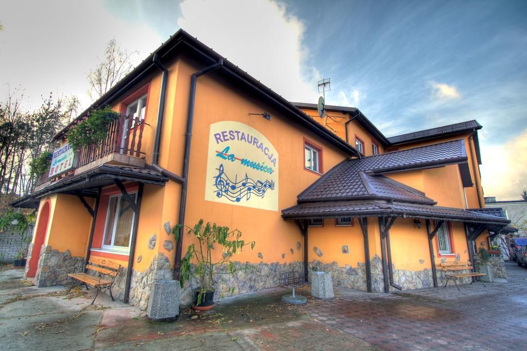 Hotel La-Musica Piaseczno  Dış mekan fotoğraf